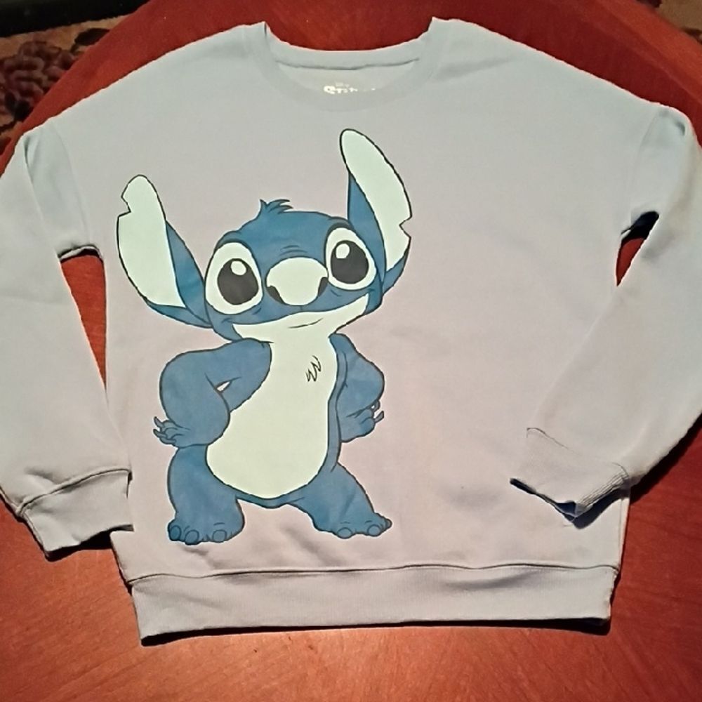 (1076) Blue Stitch Sweatshirt - Size: XS